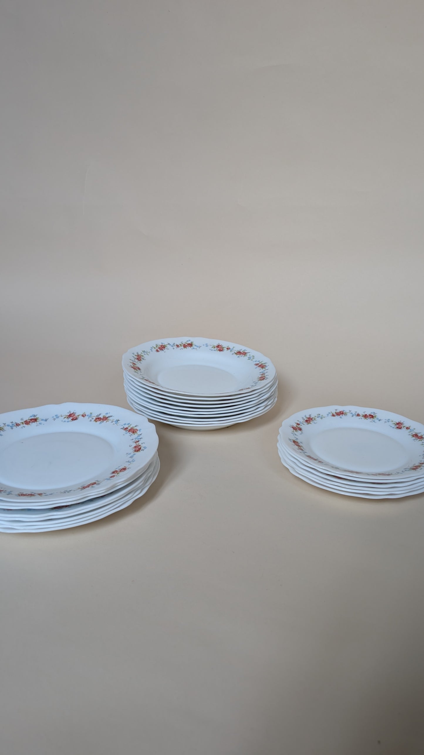 10 ASSIETTES CREUSES