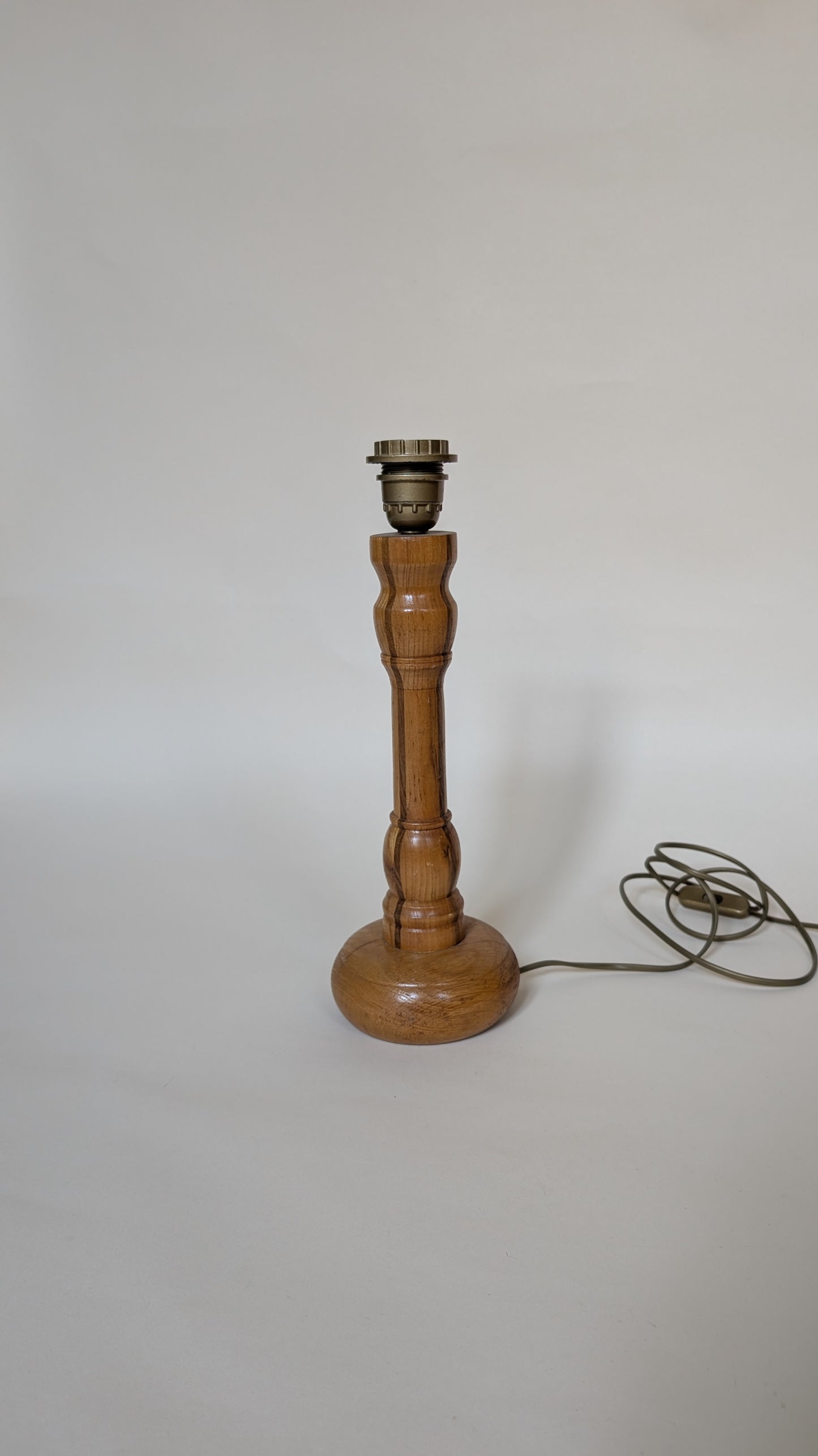 LAMPE EN BOIS