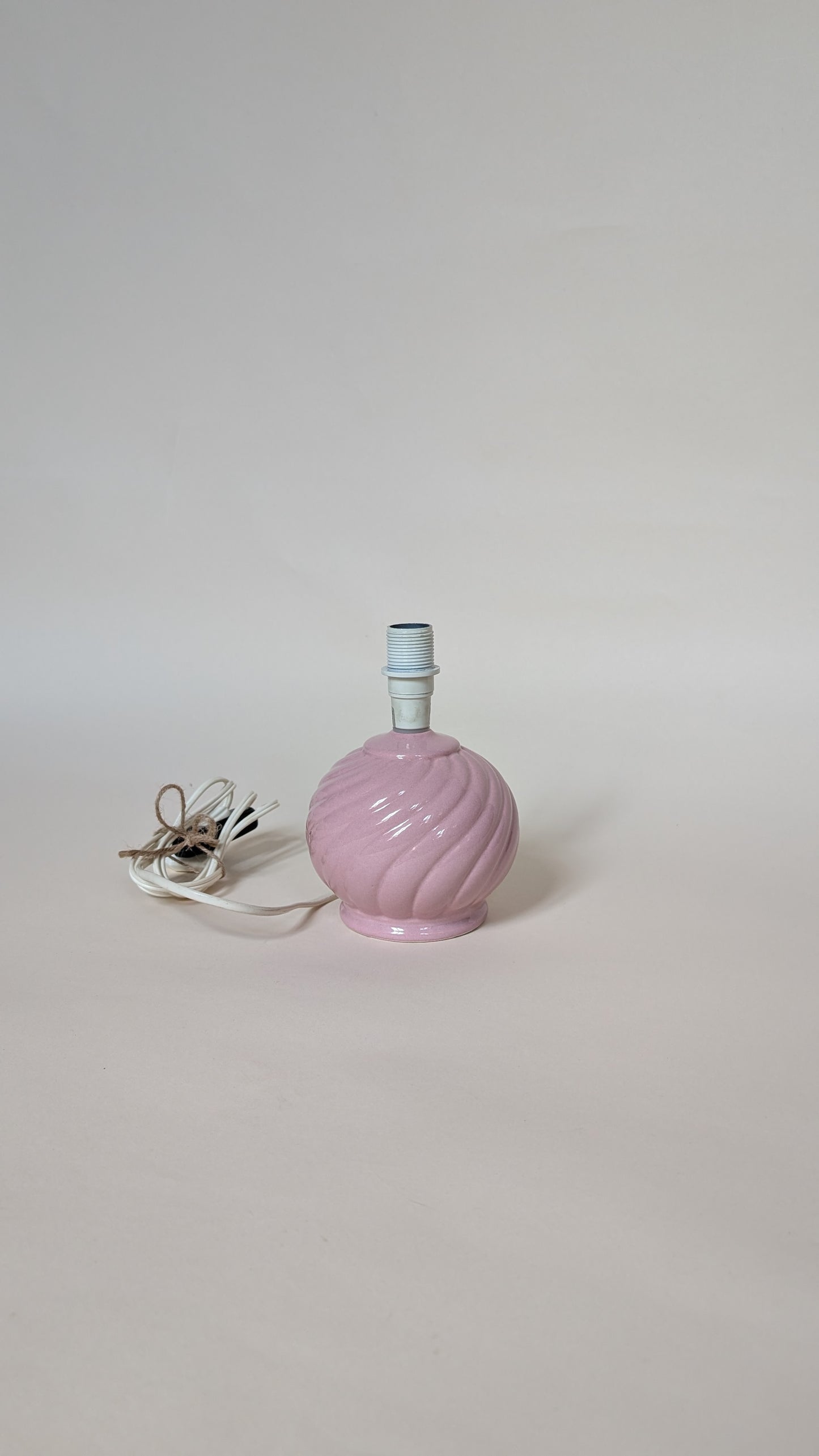 LAMPE EN CÉRAMIQUE ROSE