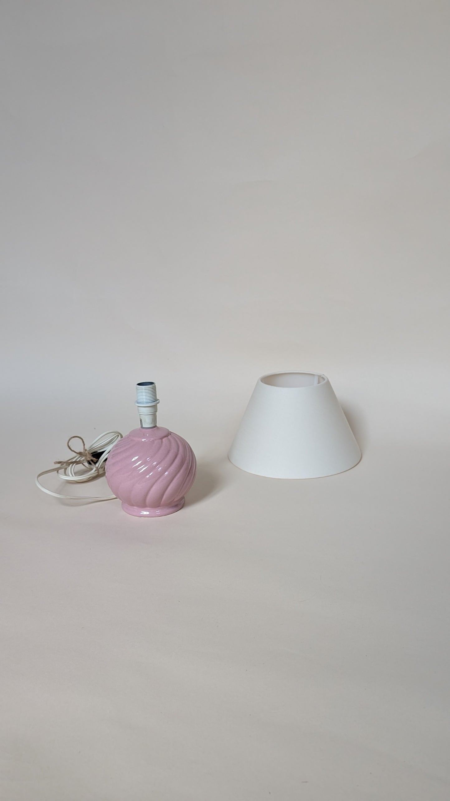 LAMPE EN CÉRAMIQUE ROSE