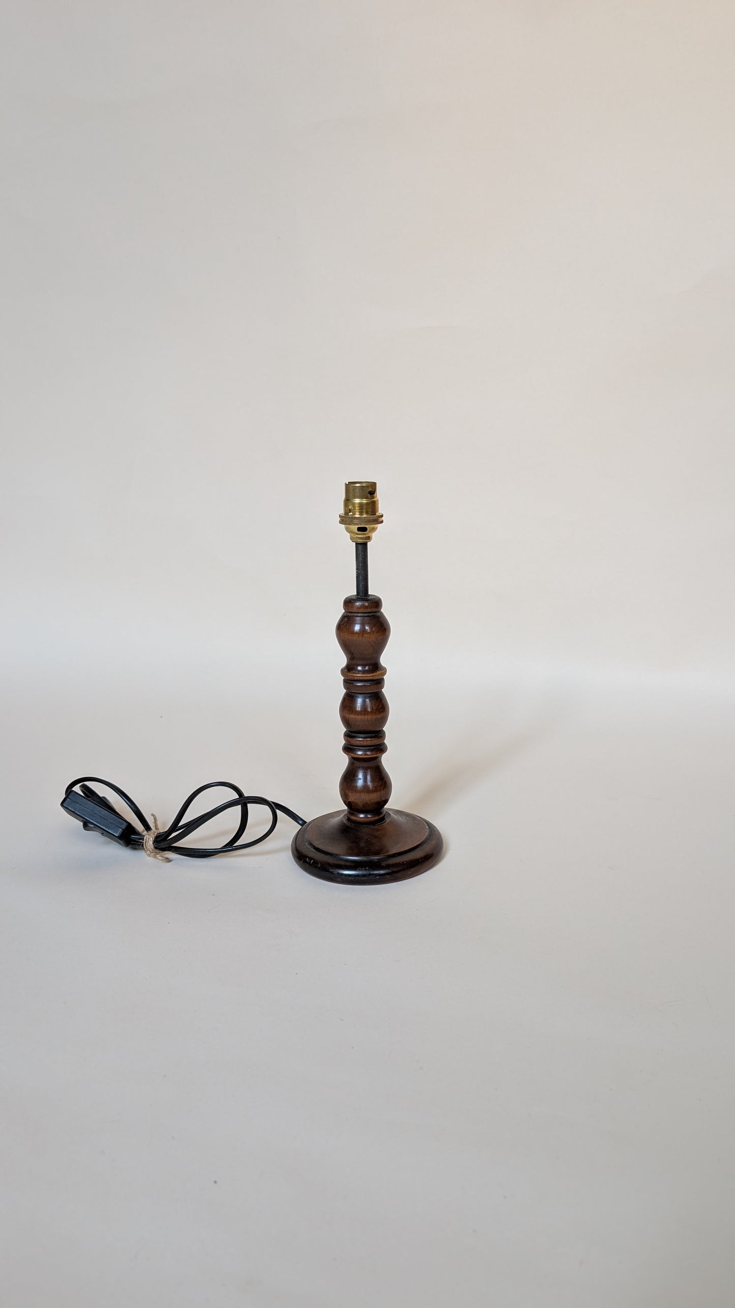 LAMPE EN BOIS TOURNÉ