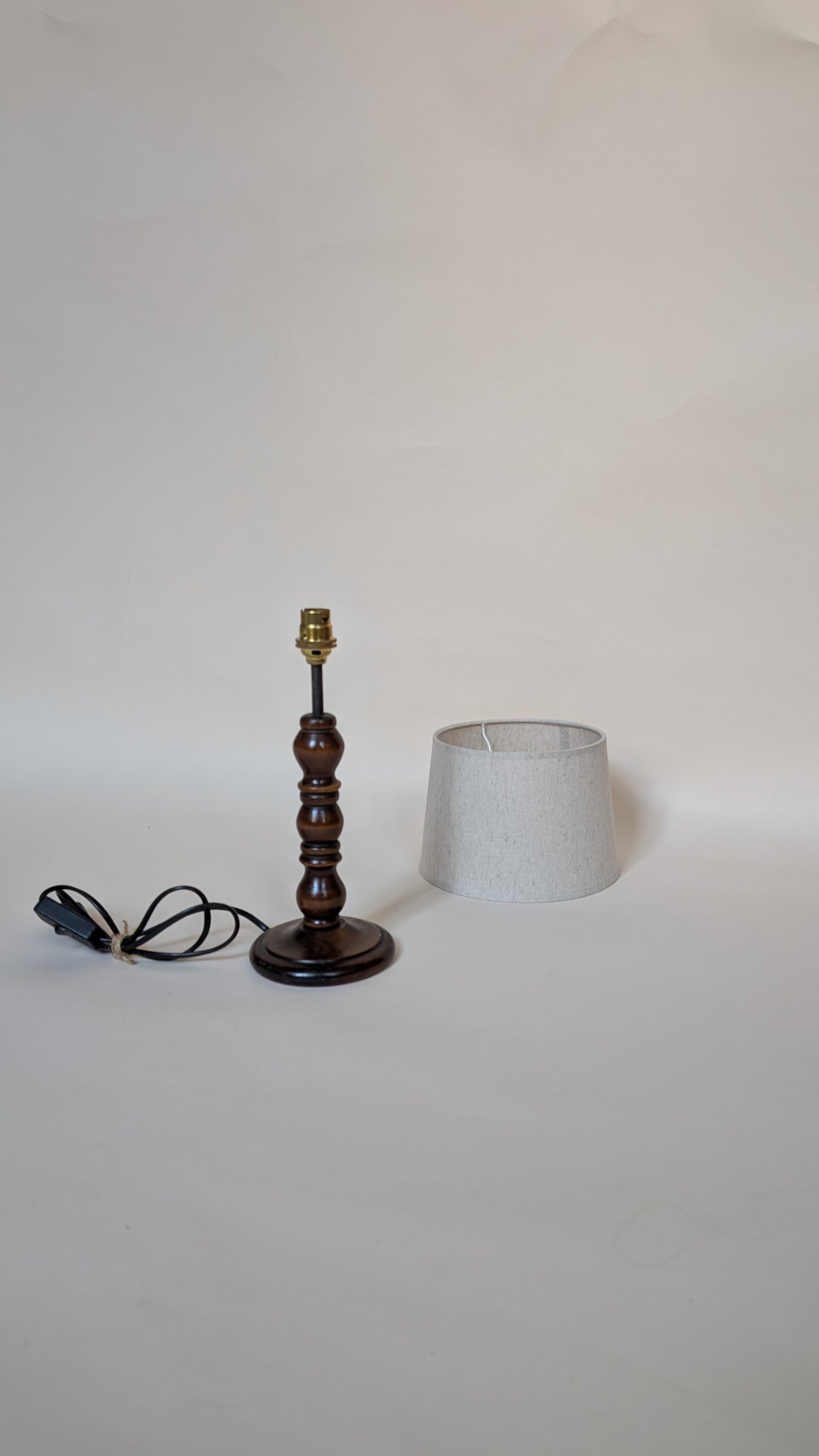 LAMPE EN BOIS TOURNÉ