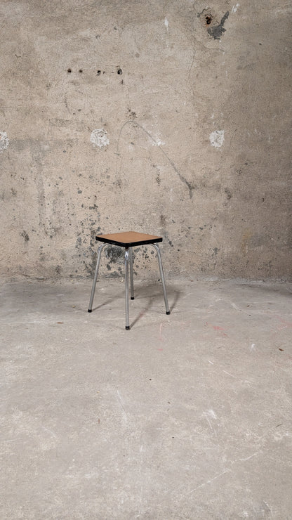 Tabouret en formica