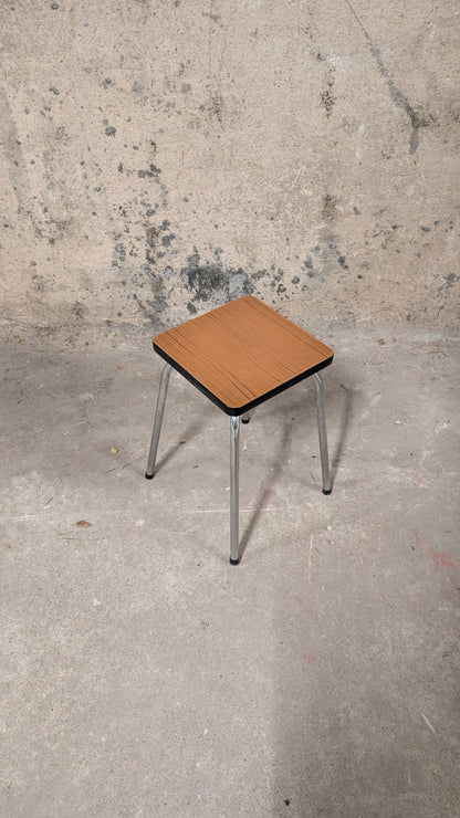 Tabouret en formica