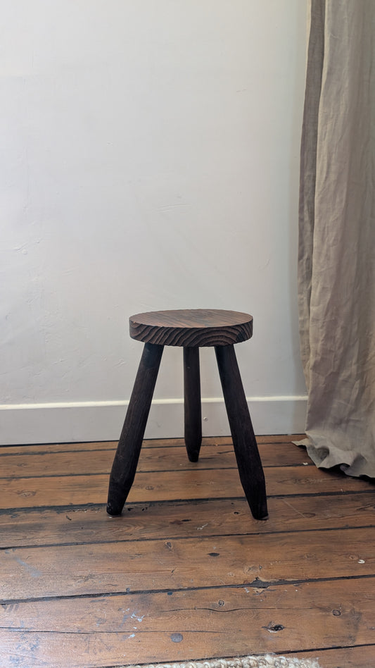 Tabouret tripode