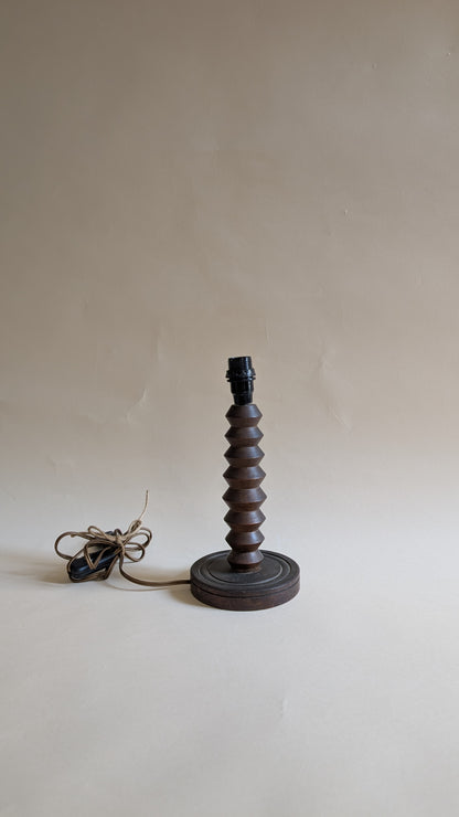 Pied de lampe en bois tourné