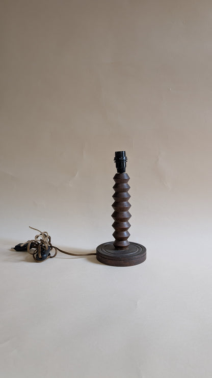 Pied de lampe en bois tourné