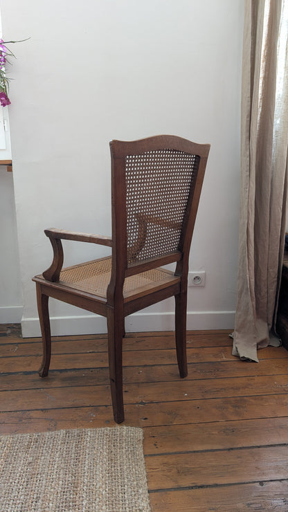 Fauteuil ancien de style Louis XVI en bois et cannage