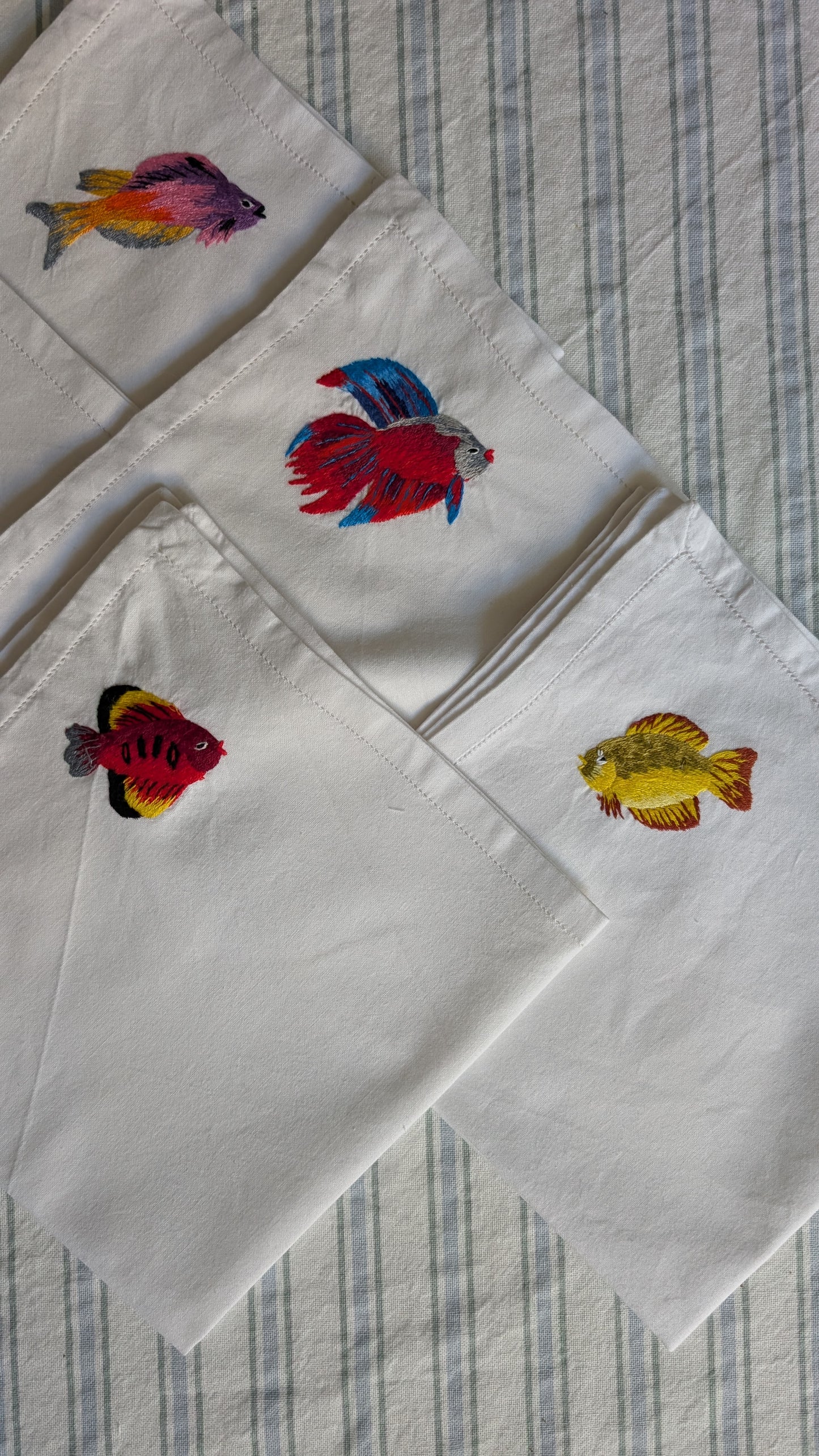 Ensemble de 6 serviettes brodées poissons
