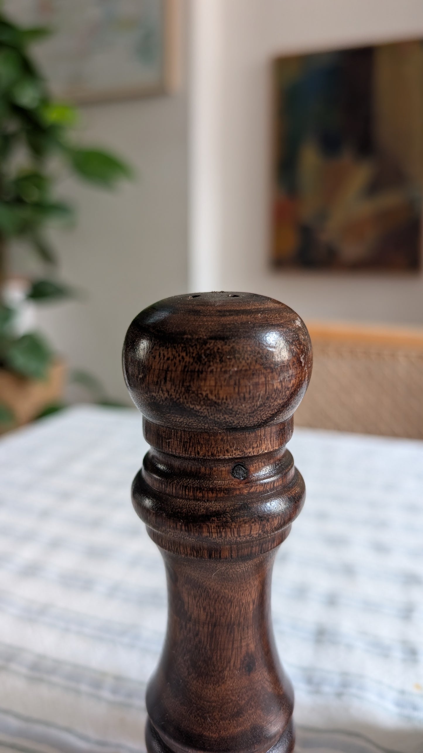 Paire de moulins à sel et poivre en bois tourné