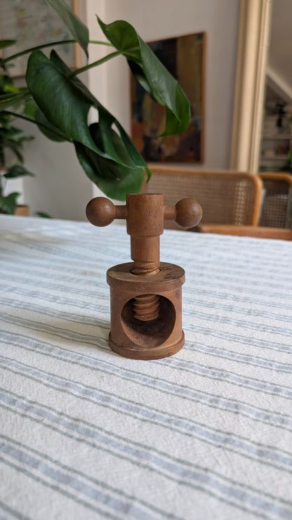 Casse-noix en bois