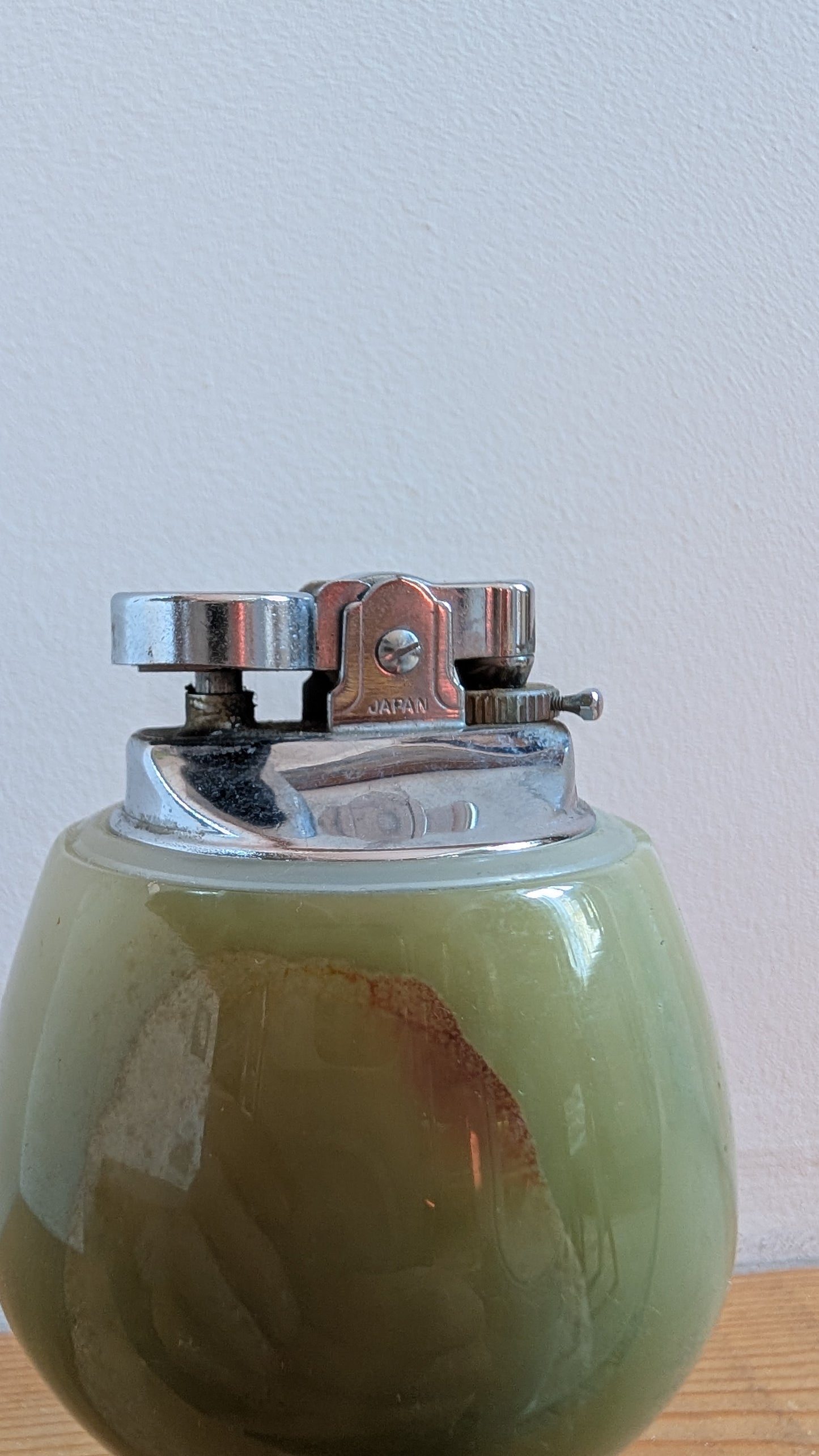 Briquet de table vintage en onyx vert – style années 70