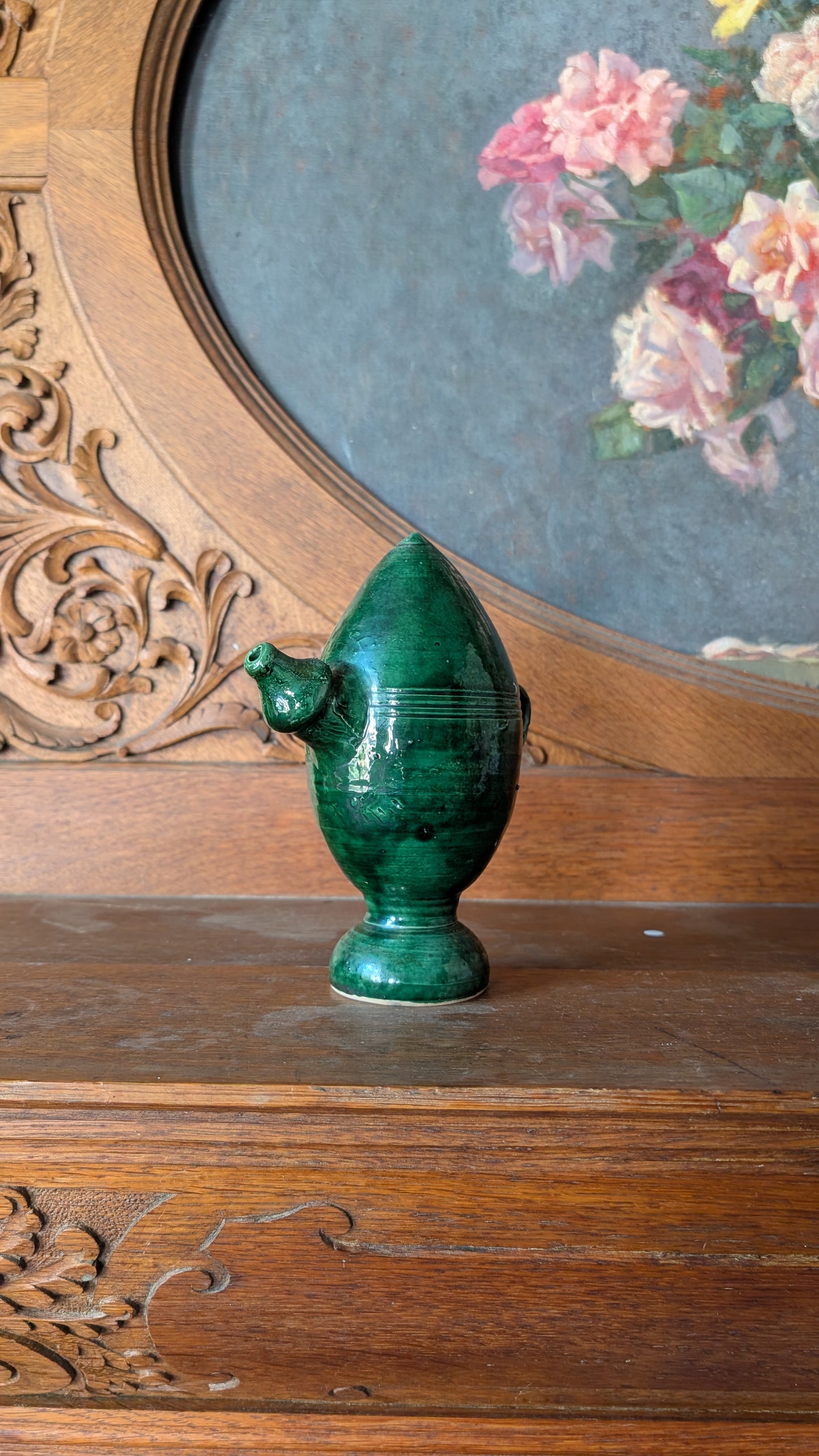 Pièce décorative en grès émaillé vert, forme cruche