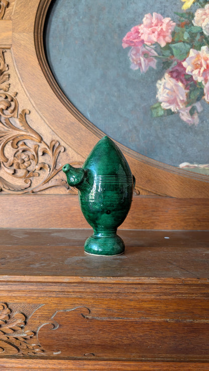 Pièce décorative en grès émaillé vert, forme cruche