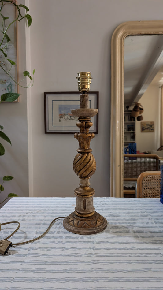 Pied de lampe en bois