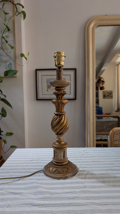 Pied de lampe en bois