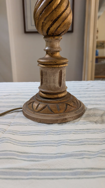 Pied de lampe en bois