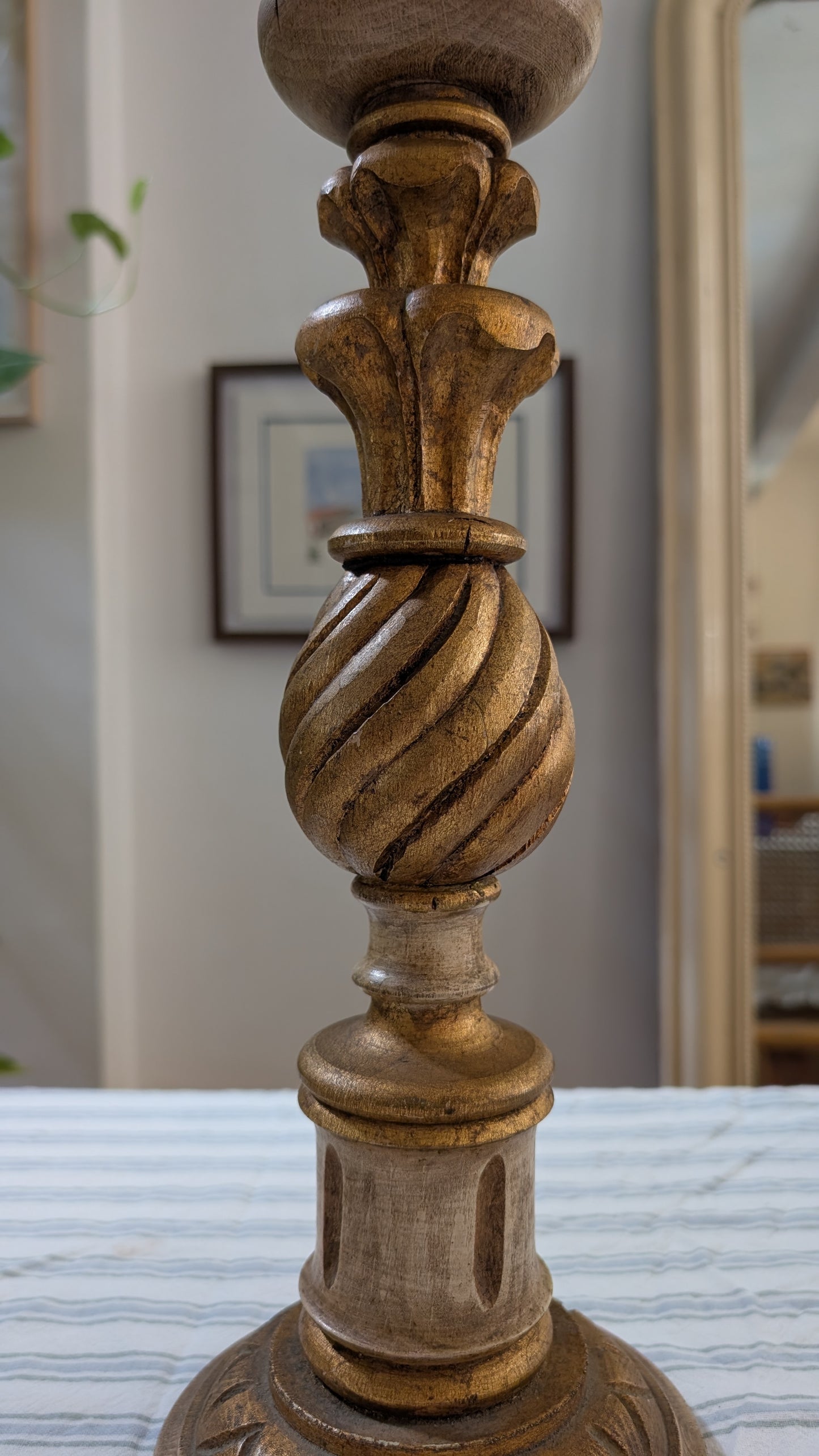 Pied de lampe en bois