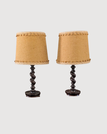 Paire de lampes en bois tourné