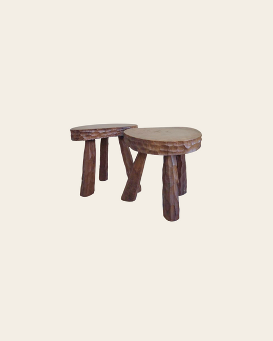 Paire de tabourets tripode en bois