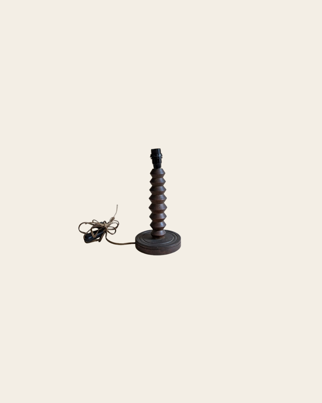 Pied de lampe en bois tourné