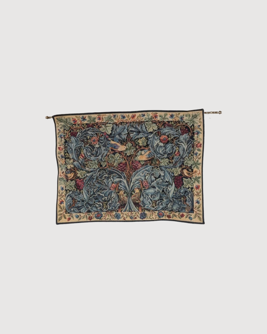 Tapisserie Vignes et Acanthes d'après William Morris en points des Meurins