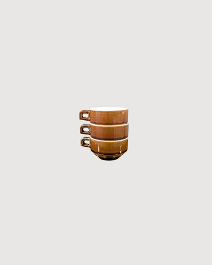 Trio de tasses en grès marron