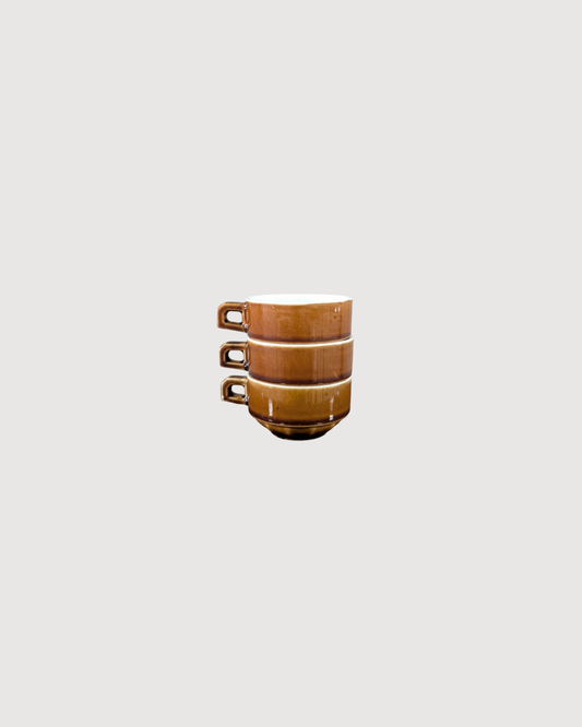 Trio de tasses en grès marron