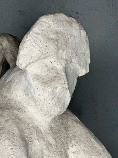 Sculpture en terre cuite anthropomorphe