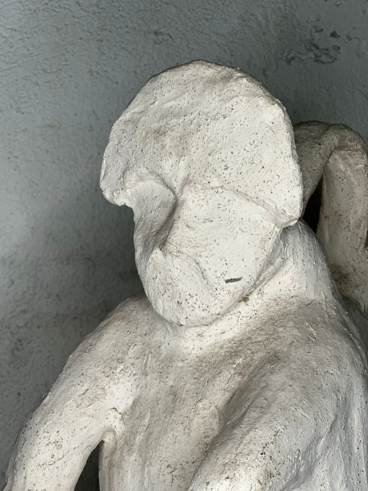Sculpture en terre cuite anthropomorphe