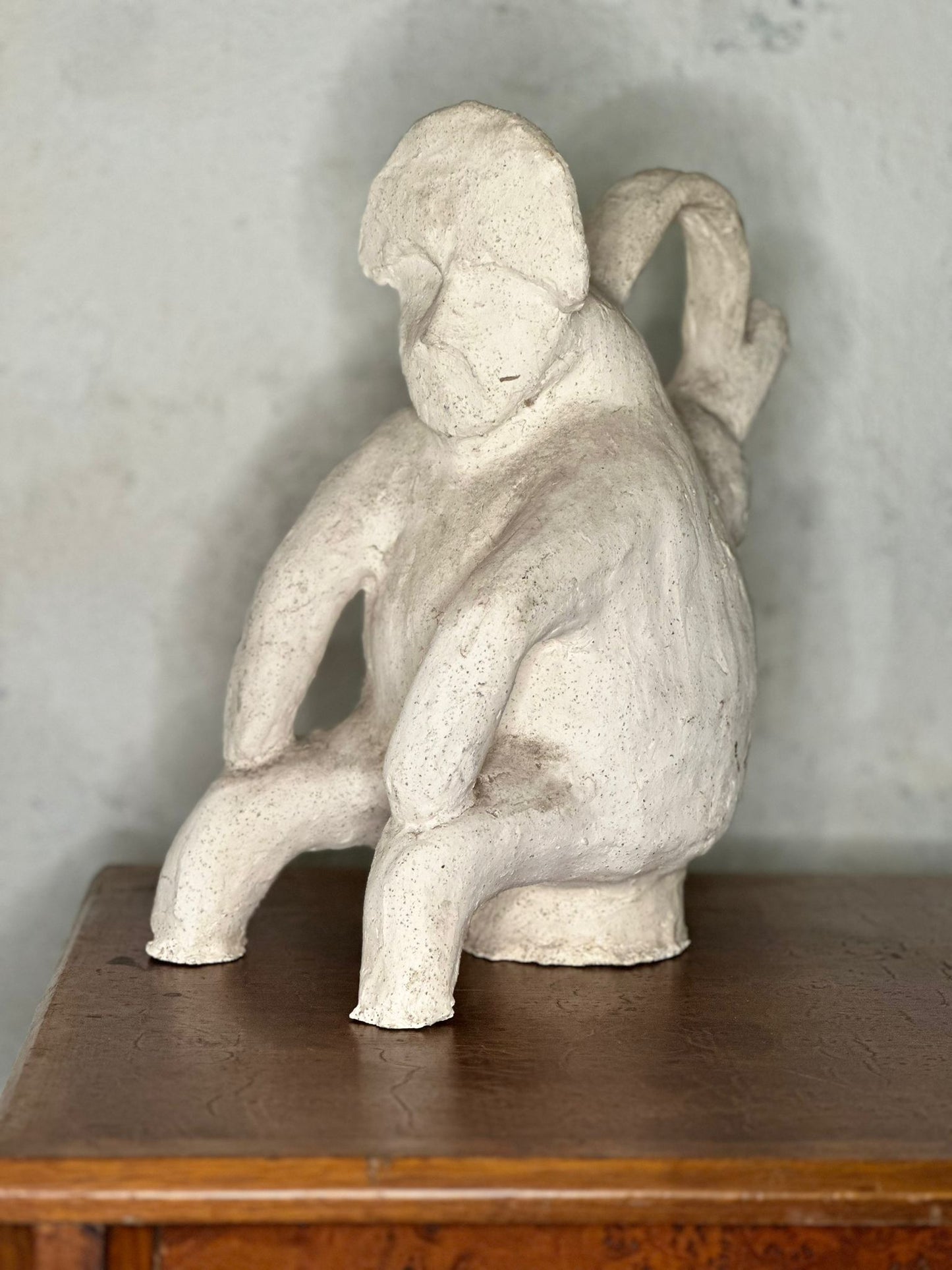 Sculpture en terre cuite anthropomorphe