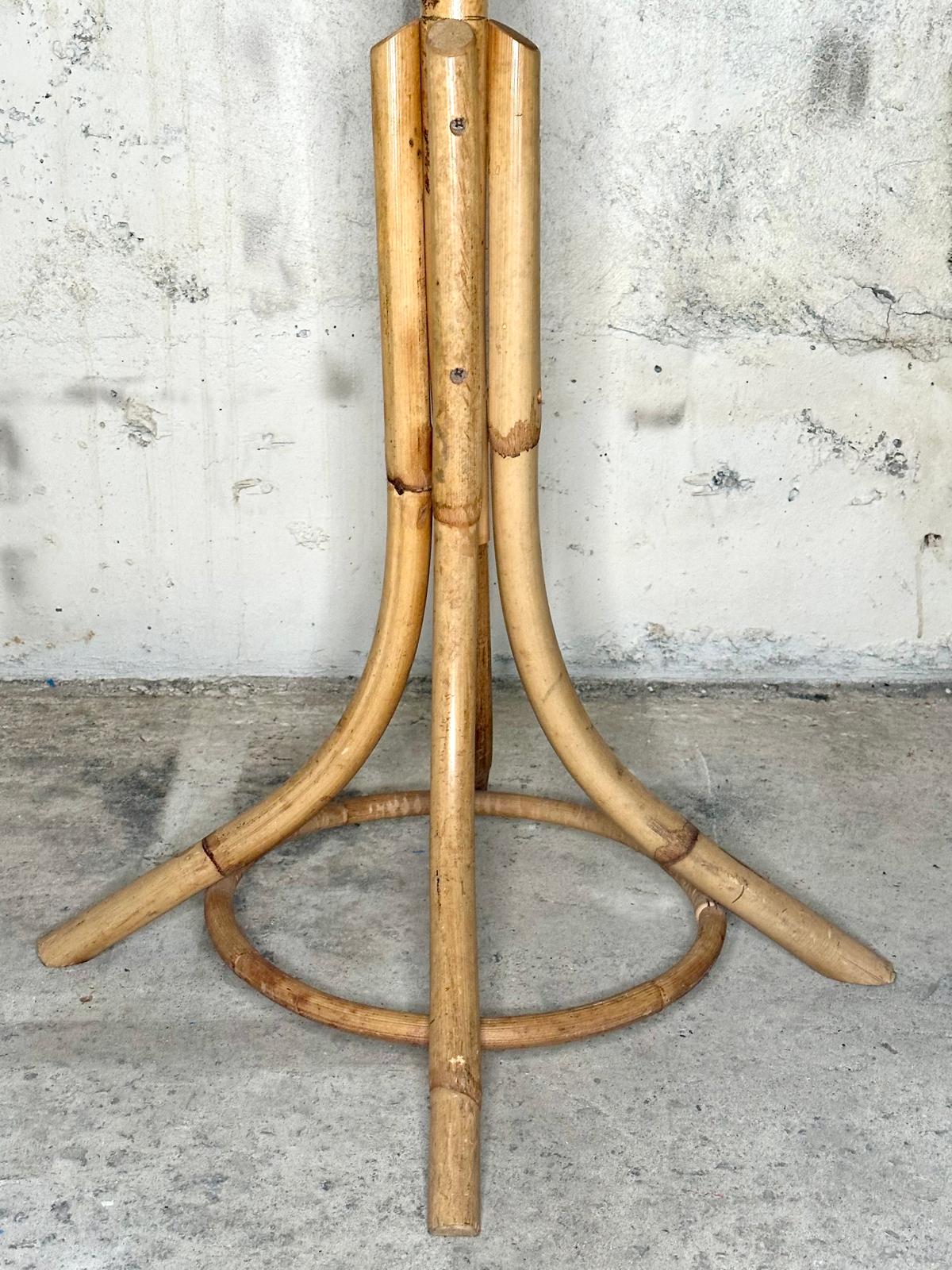 Porte-manteau en bambou et rotin