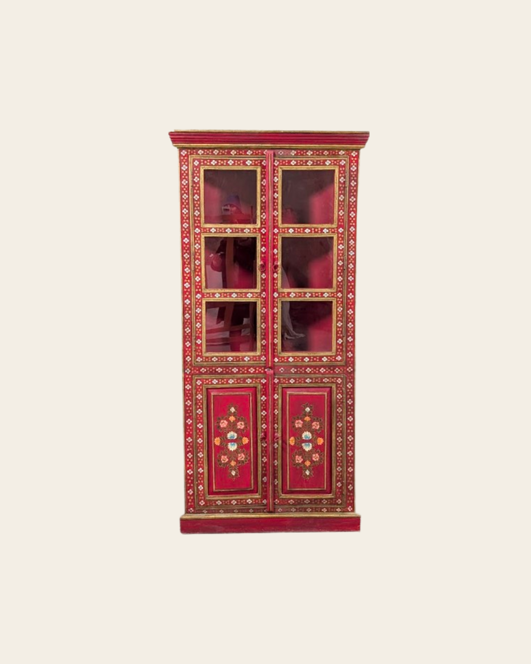 Bibliothèque vitrine d'inspiration indienne