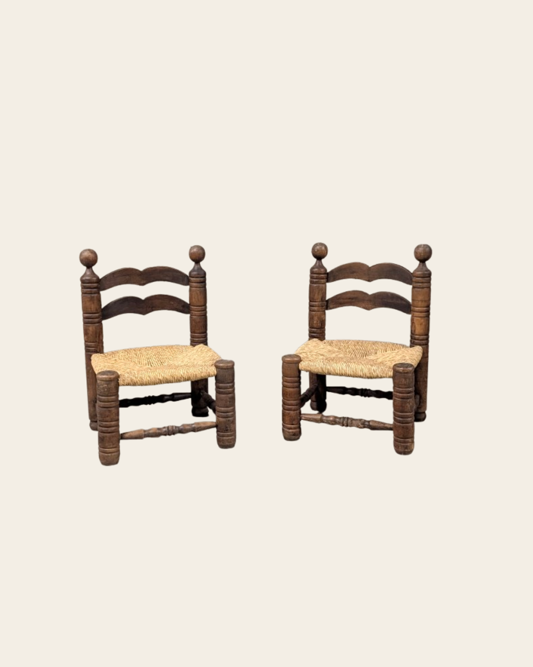 Paire de chaises basses