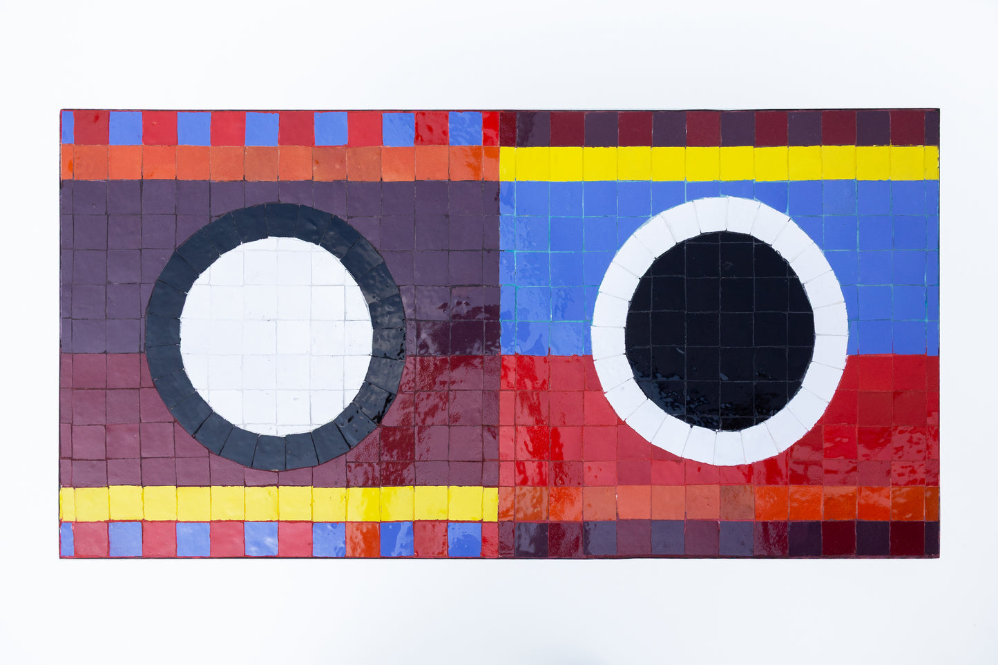 TABLE BASSE "LIGNE CHOLULA - OEIL NOIR-BLANC" EN ZELLIGE PAR GAZELLE MOB