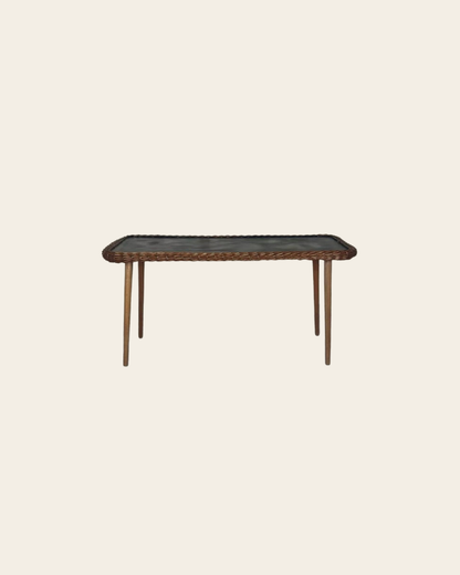 Table basse en bois avec bordure en osier